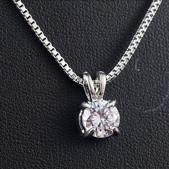 Accessories - New rhinestone crystal zircon necklace!